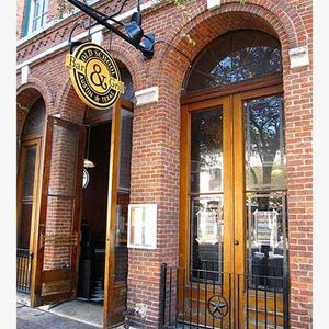 Old School Bar & Grill
